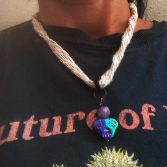 Catrina skull With amethyst stone protection necklace - Picture 7 of 11